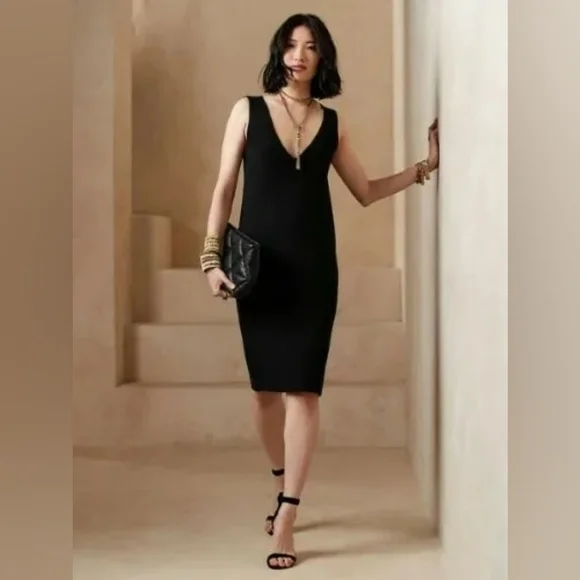 NEW BANANA REPUBLIC V-NECK MIDI SWEATER DRESS - Picture 1 of 6